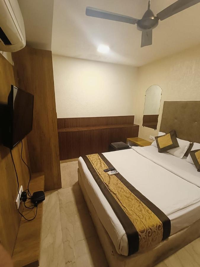 Colaba Suites - Near Taj Hotel, Мумбаї Екстер'єр фото