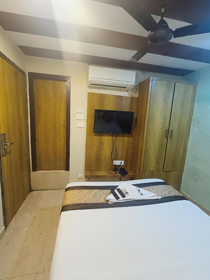 Colaba Suites - Near Taj Hotel, Мумбаї Екстер'єр фото