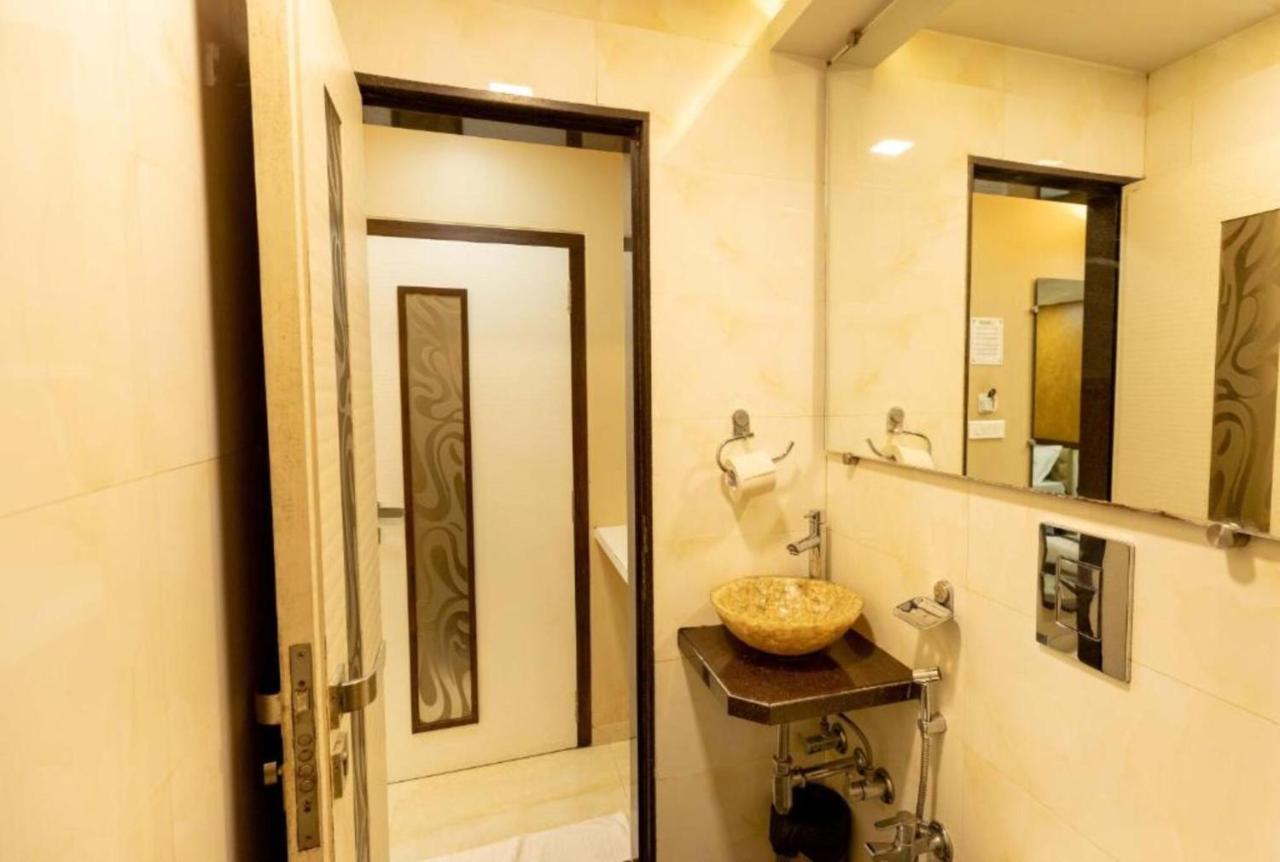 Colaba Suites - Near Taj Hotel, Мумбаї Екстер'єр фото