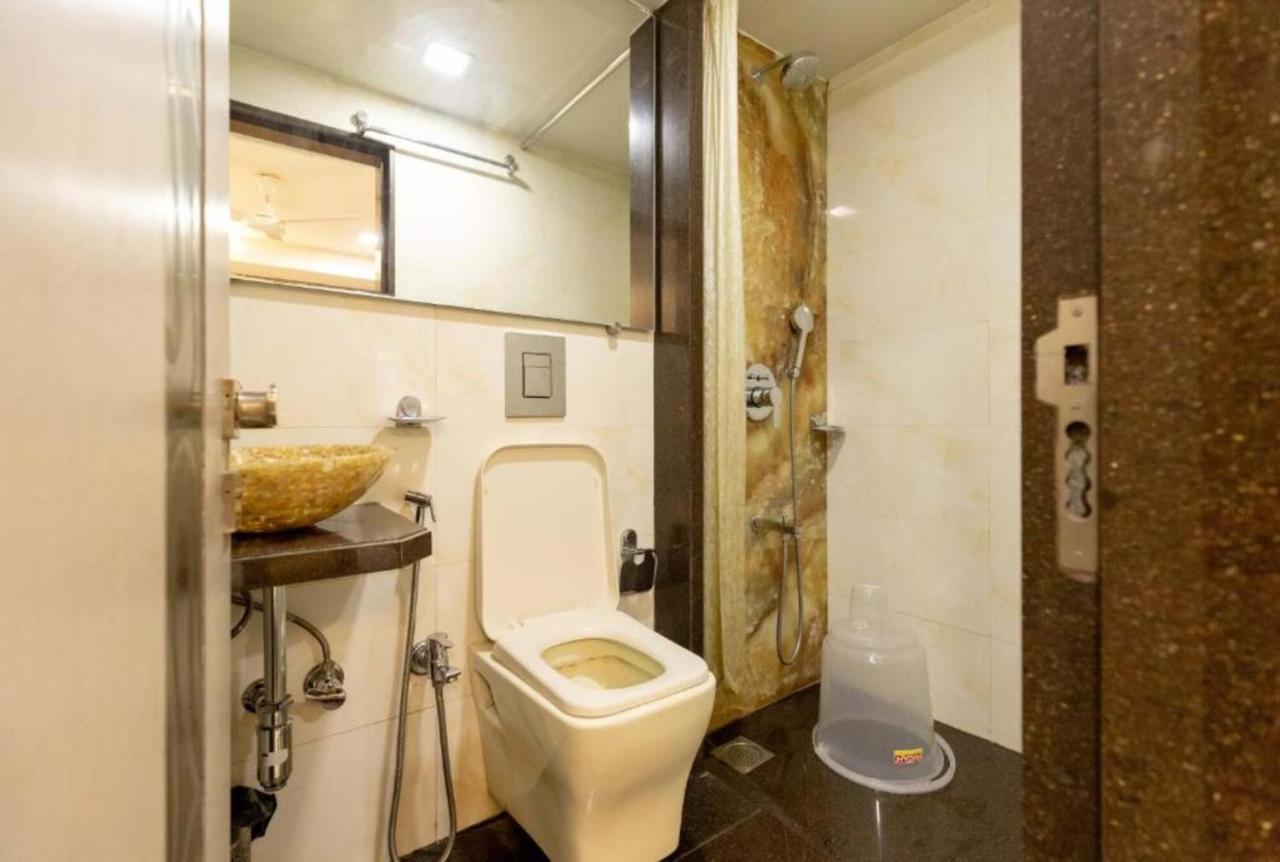 Colaba Suites - Near Taj Hotel, Мумбаї Екстер'єр фото