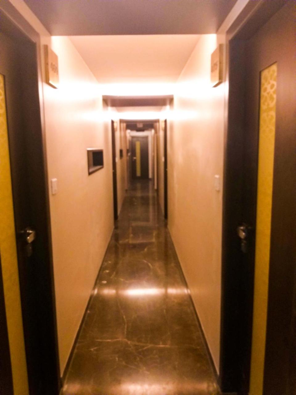 Colaba Suites - Near Taj Hotel, Мумбаї Екстер'єр фото