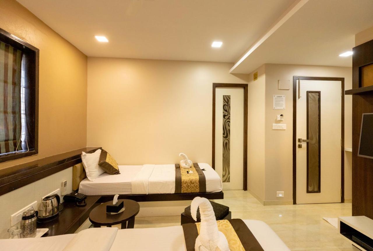 Colaba Suites - Near Taj Hotel, Мумбаї Екстер'єр фото