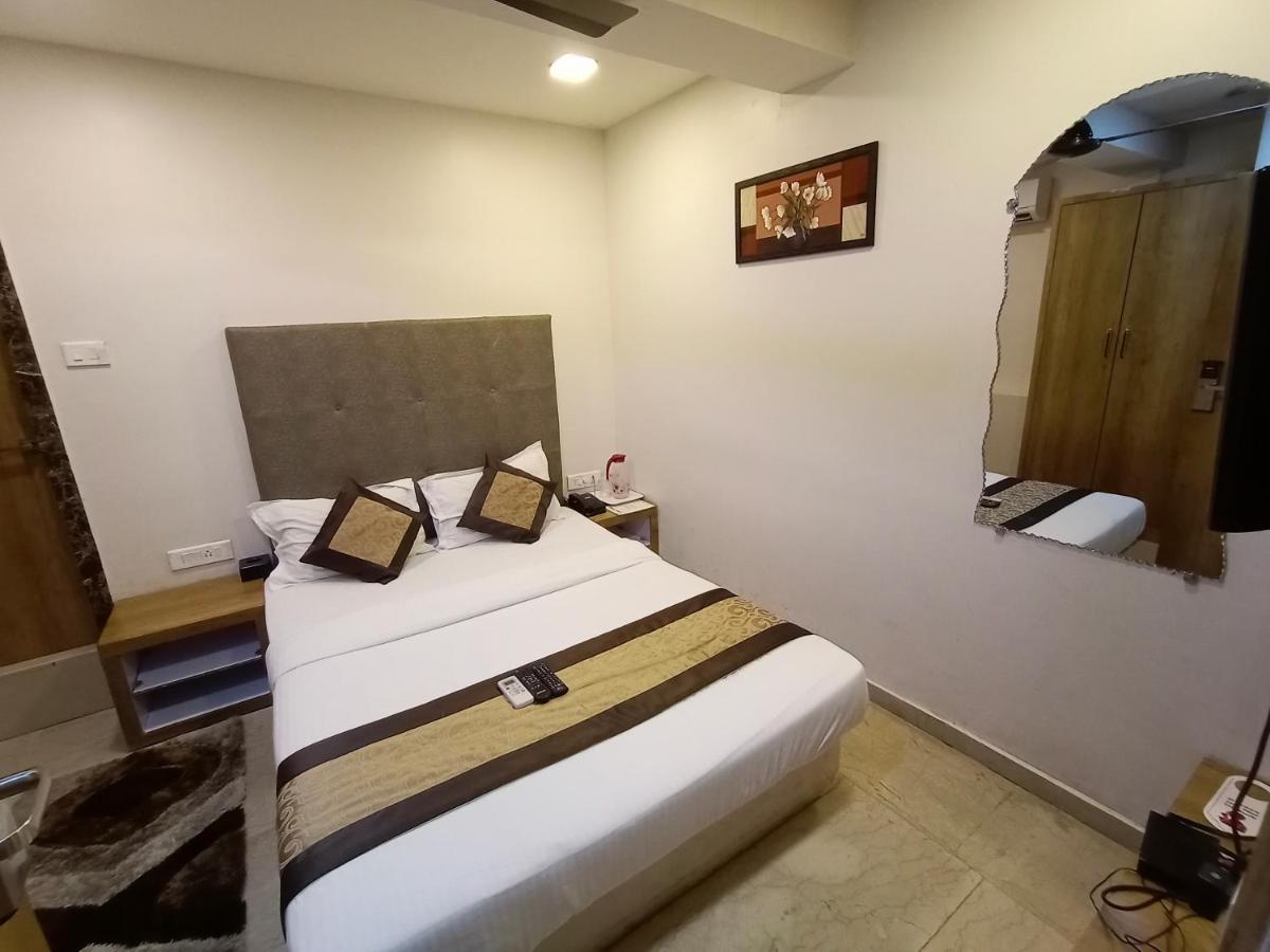 Colaba Suites - Near Taj Hotel, Мумбаї Екстер'єр фото