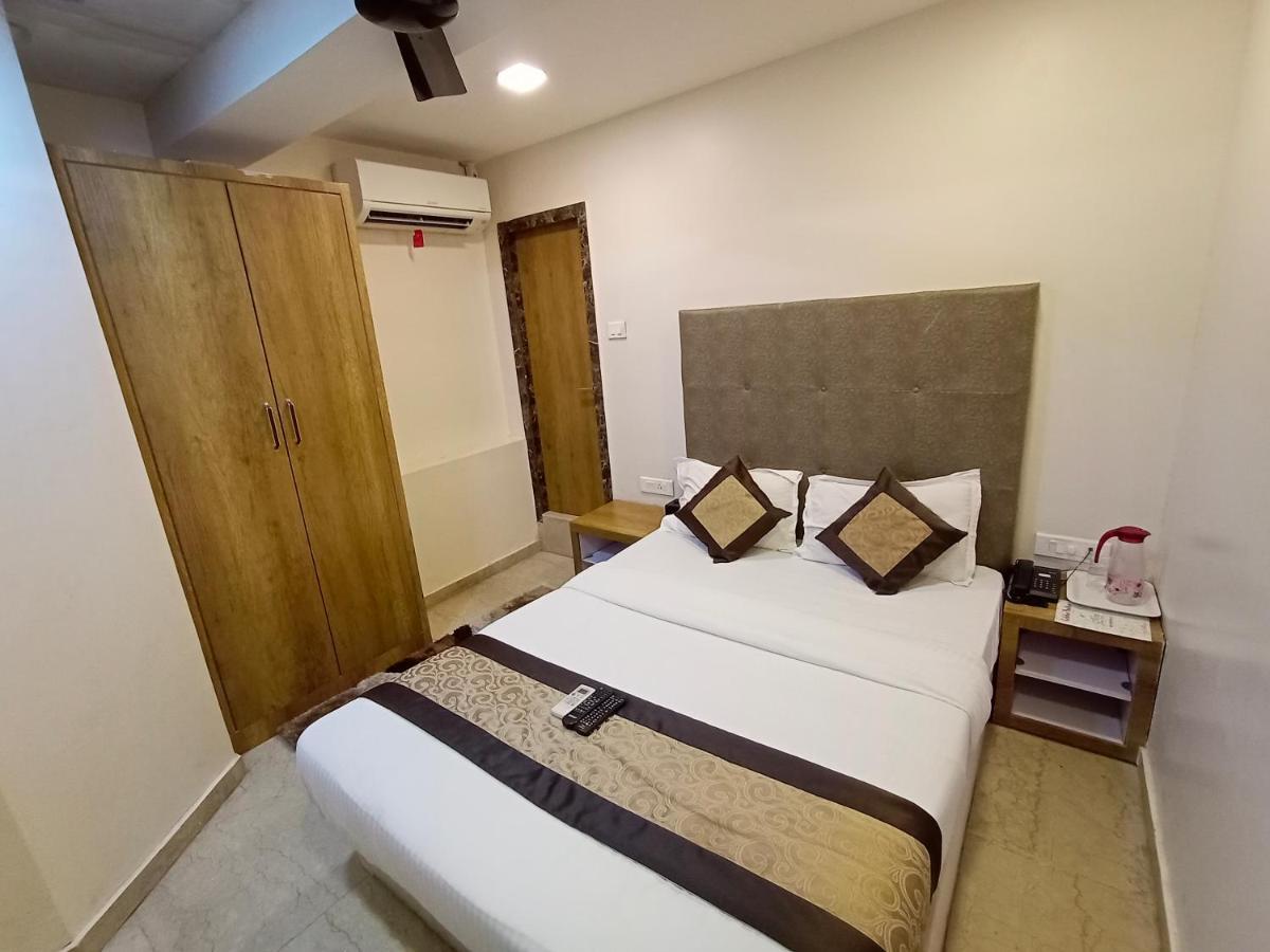 Colaba Suites - Near Taj Hotel, Мумбаї Екстер'єр фото